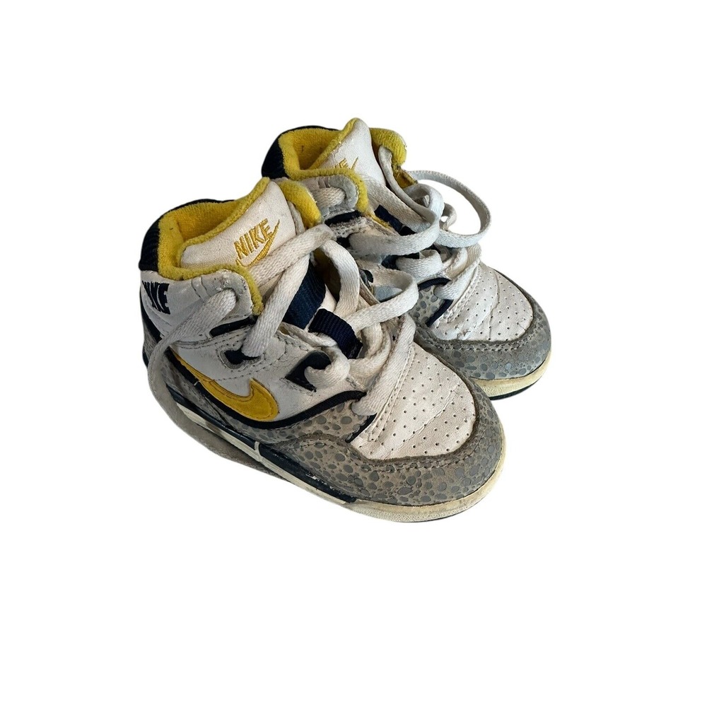 2006 Nike Air Assault Blue Yellow White Size 5C Lace Up Pre Owned Toddler Shoes